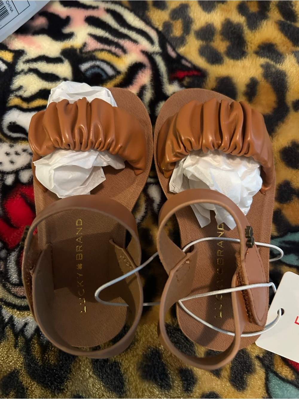 Lucky Brand Girls' Tan Ruched Strap Sandals